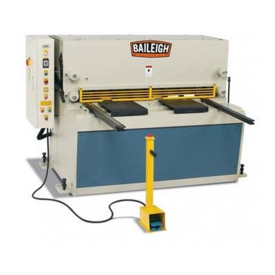 BLI1007087 image(0) - Baileigh SH-5203-HD - 220V 3 Phase Heavy Duty Hydraulic Shear. 52" Length 3 (1/4") Gauge Mild Steel Capacity