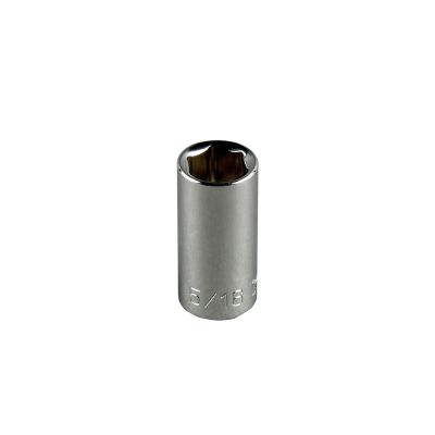 KLE65804 image(0) - Klein Tools 11/16-Inch Standard 12-Point Socket 1/2-Inch Drive