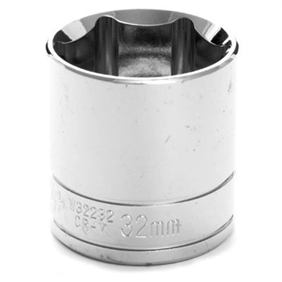 WLMW32232 image(0) - Wilmar Corp. / Performance Tool 1/2" Drive 32mm 6pt Socket