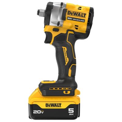 DWTDCF921P2 image(0) - DEWALT ATOMIC 20V MAX* 1/2 in. Cordless Impact Wrench with Hog Ring Anvil Kit