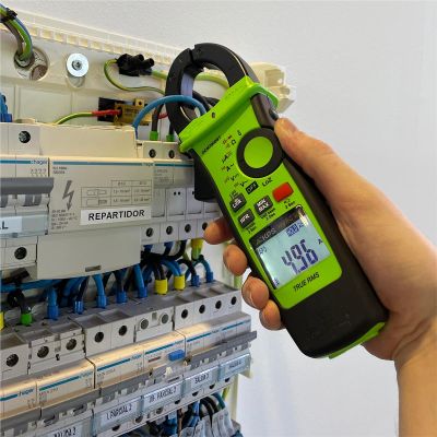 KPSDCM7000BT image(1) - KPS by Power Probe KPS DCM7000BT TRMS Clamp Meter 1000A AC/DC with Bluetooth And NCV | Ideal for Residential and Commercial Electricians