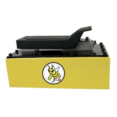 ESC10877 image(0) - ESCO Yellow Jackit 5 Quart Metal Reservoir Air Hydraulic Pump