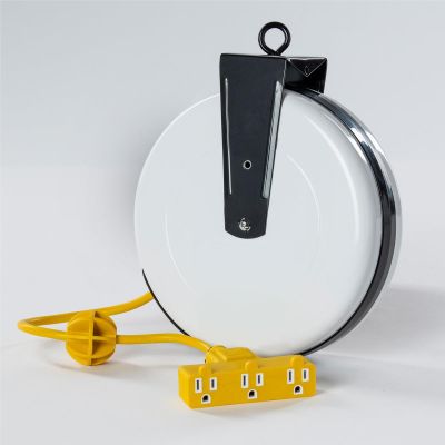 GEN2630-3000 image(0) - SafTlite by General Manufacturing Commercial Power Supply Reel Triple Outlet 30 Foot 16/3 SJT 10 Amp